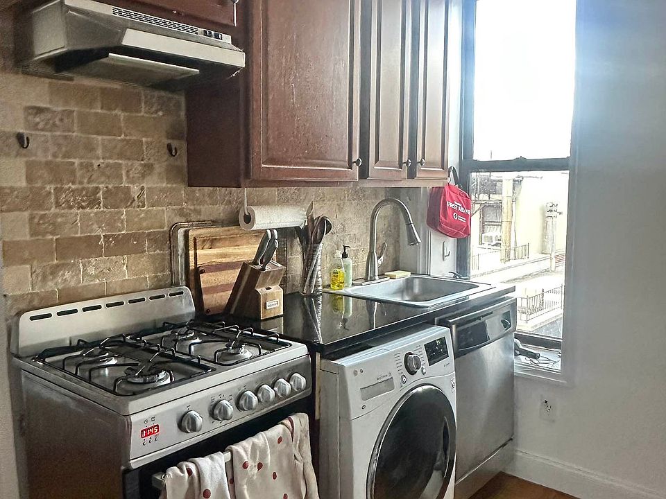 1st image of 215 E 4th St APT 22