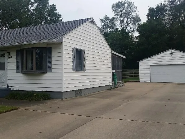 144 Gray St, Elk Run Heights, IA 50707