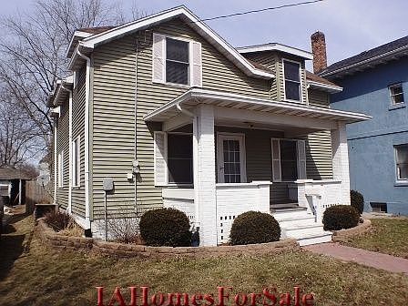 223 W 4th St