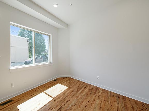 5th image of 1453 Point Breeze Ave APT 1R
