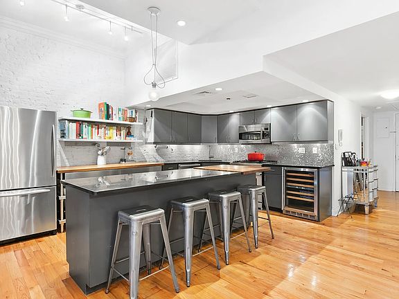 3rd image of 25 Murray St #4AA