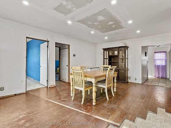 2nd image of 322 Dingman Rd