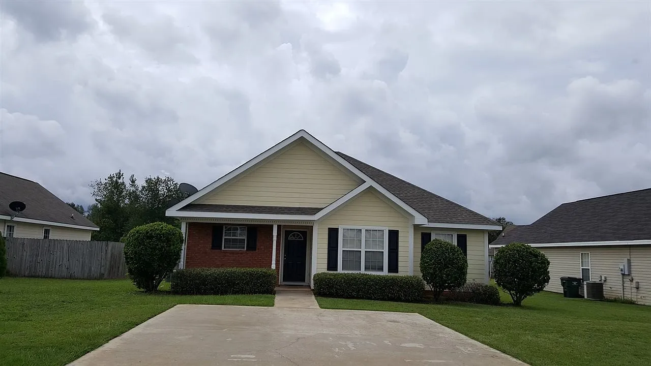 205 Strawbridge Ln photo 1
