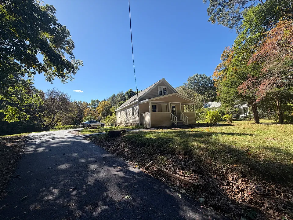 2600 Rosendale Rd