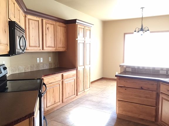 5th image of 1305 S 44th Ave