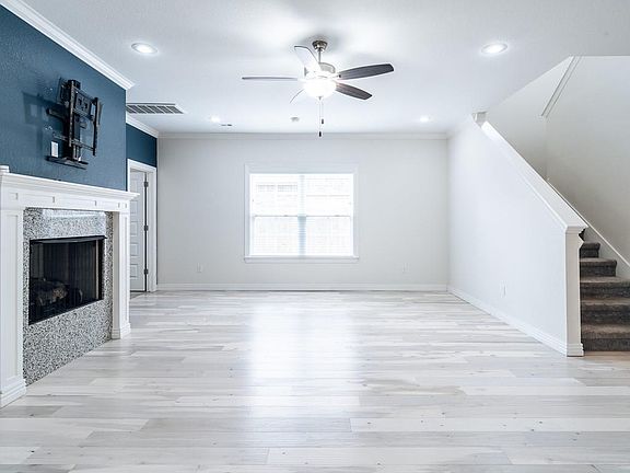 3rd image of 1613 Park St