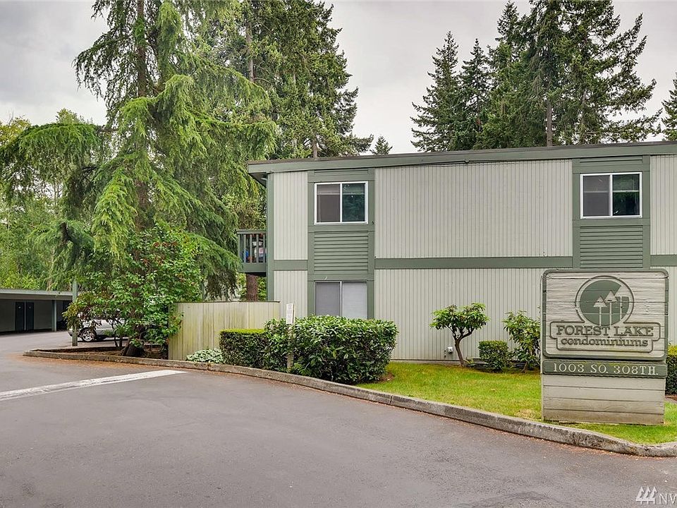 Updated condo in the heart of Federal Way - move in ready! 