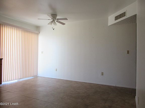 4th image of 3125 Applewood Dr
