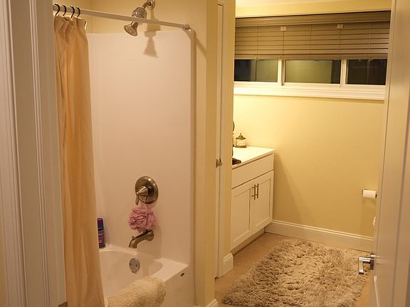 2nd image of 236 S Richmond St #105