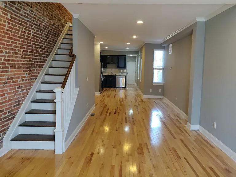 103 S Highland Ave — Photo 3