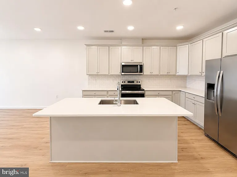 421 Washington St #1103 — Photo 10
