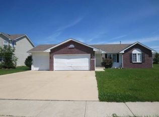 262 Oak St, Poplar Grove, IL 61065