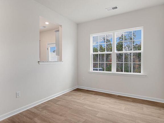 3rd image of 128 Starlight Street