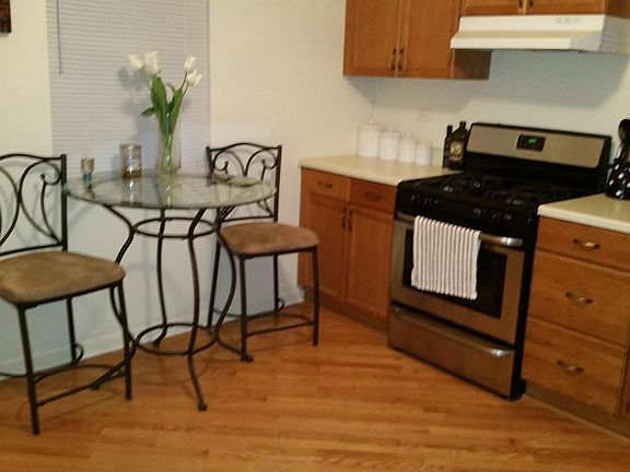 3rd image of 3038 N Clybourn Ave #1