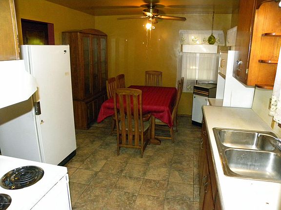 2nd image of 839 Mineral Ave