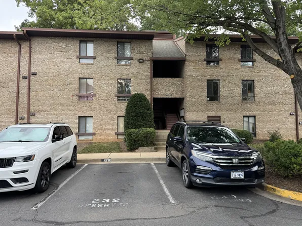 11604 Stoneview Sq APT 12C, Reston, VA 20191