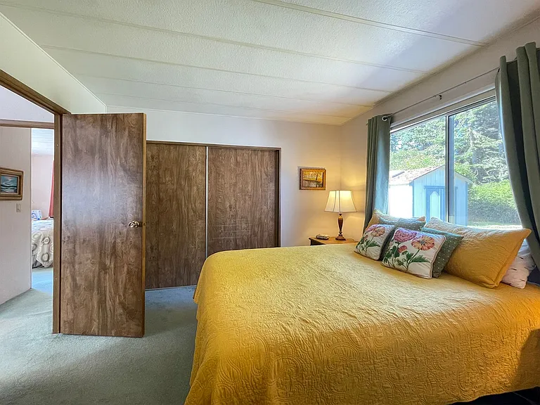 121 Ivy Ln — Photo 37