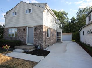 104 Midshore Dr, Blasdell, NY 14219