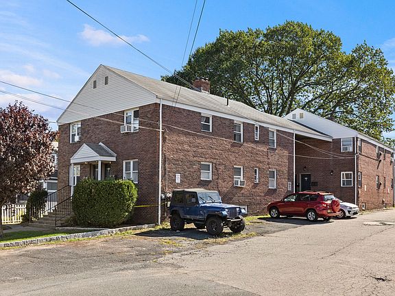 2nd image of 318 Court Ave #320