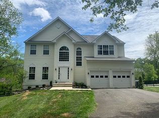 13 N Bridge St, Round Hill, VA