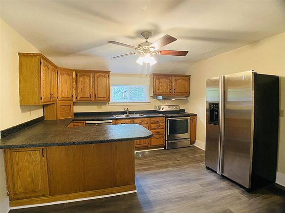 5th image of 509 W Miller St