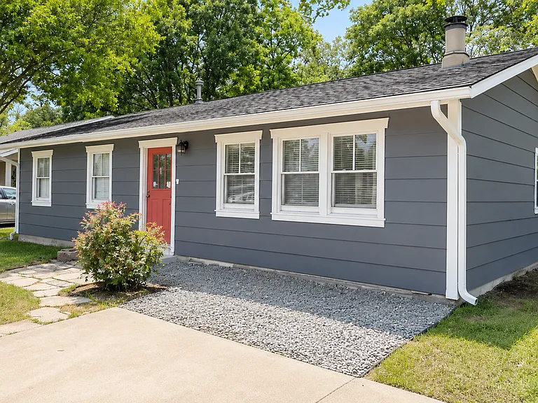 6800 Meadow Cir — Photo 2