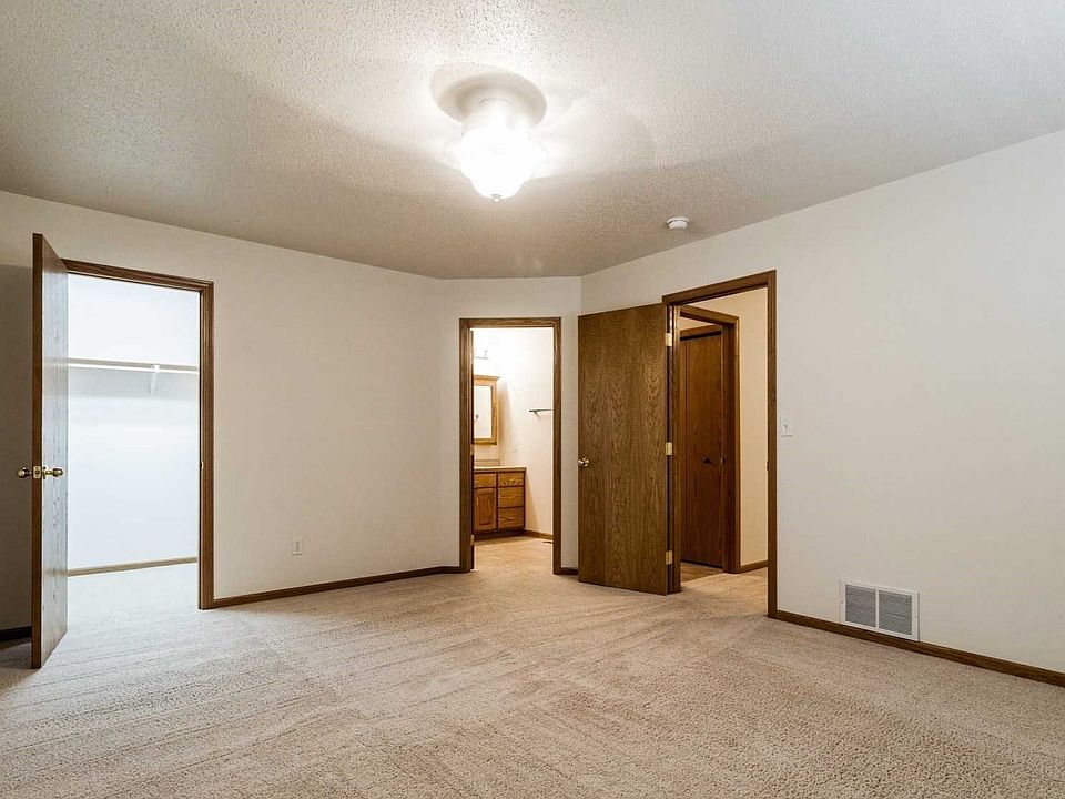 1st image of 3015 40th Ave S #Dec16f0e8