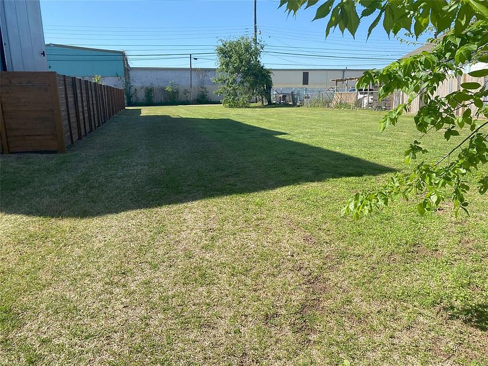 2nd image of 1620 NW 1st St Lot 9 & 10