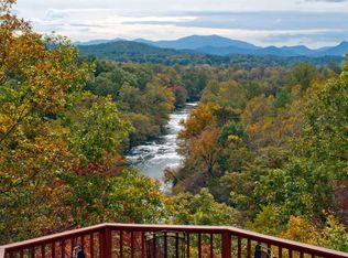 226 Riverbend Dr, Hayesville, NC 28904