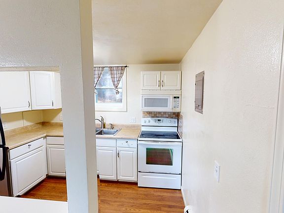 2nd image of 413 Briarwood Ave #1