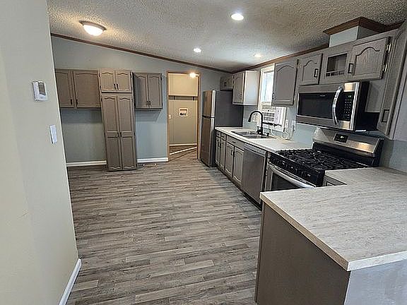 Kitchen with appliances