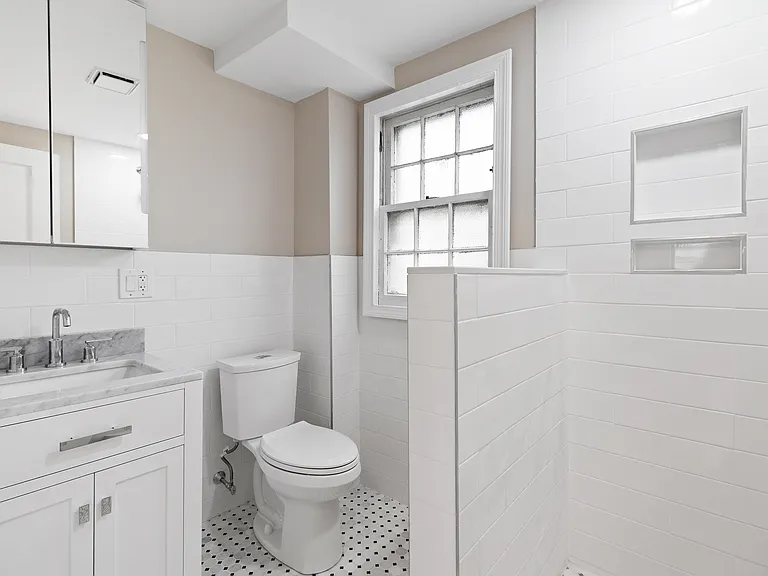 601 Chapel St #B — Photo 12