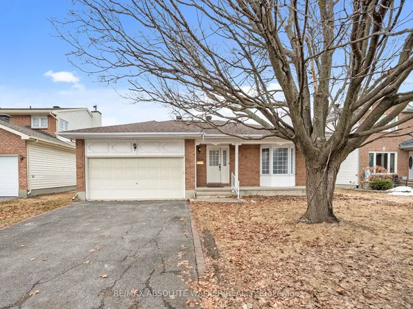 755 Merkley Dr, Ottawa, ON K4A 2T9