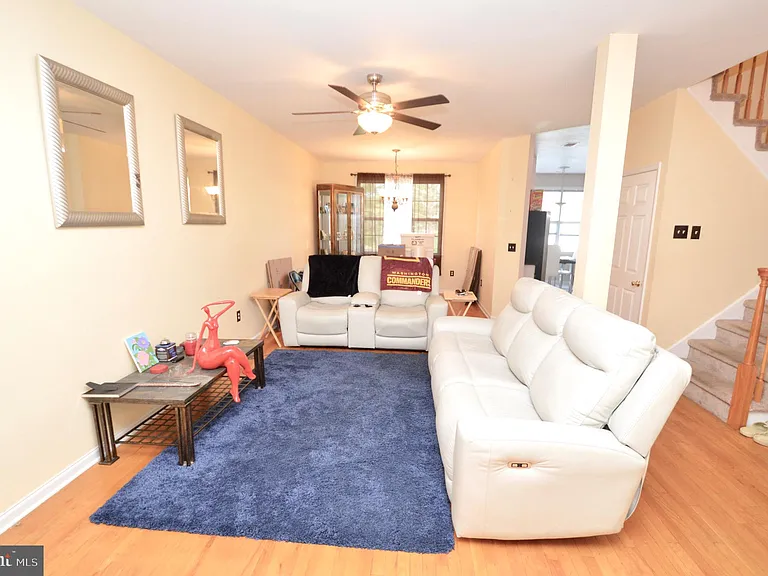 11 Wordsworth Ct — Photo 2