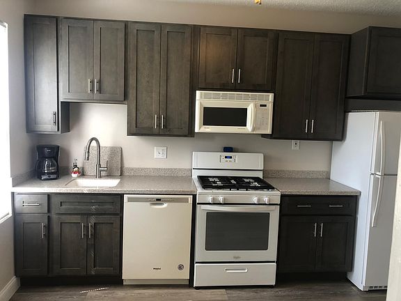 4th image of 4748 Dahlia Ave