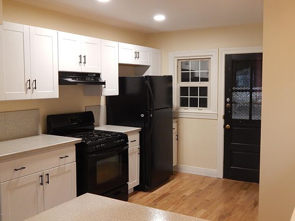5th image of 2914 Bowman Ave