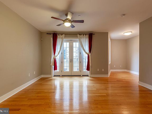 5th image of 4300 Spruce St APT B303