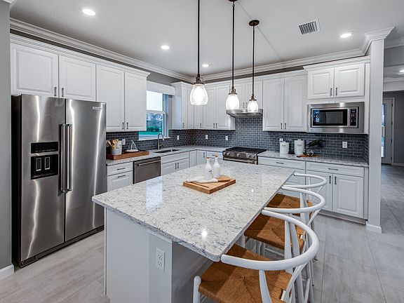 Kitchen with Center Island