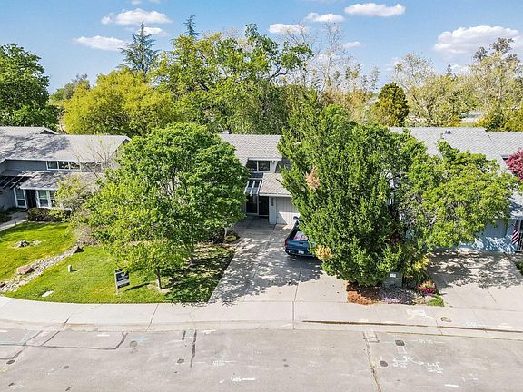 3rd image of 3340 Oak Stream Court
