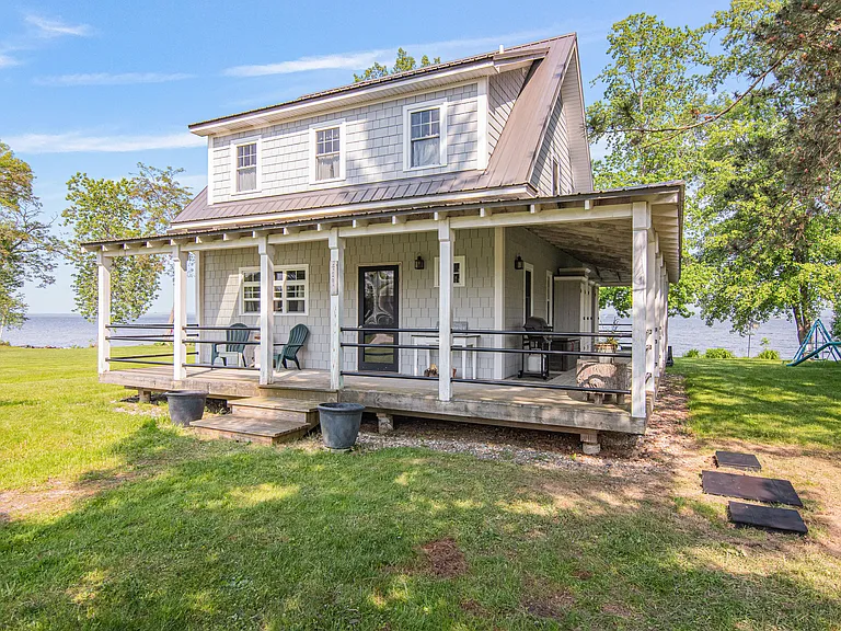 419 N End Rd E — Photo 16