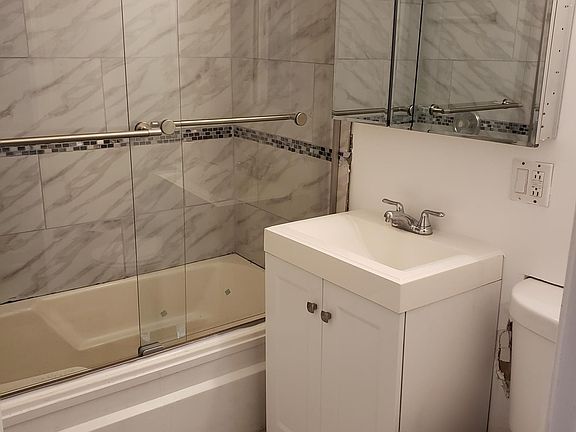 3rd image of 3405 S Ashland Ave #1R