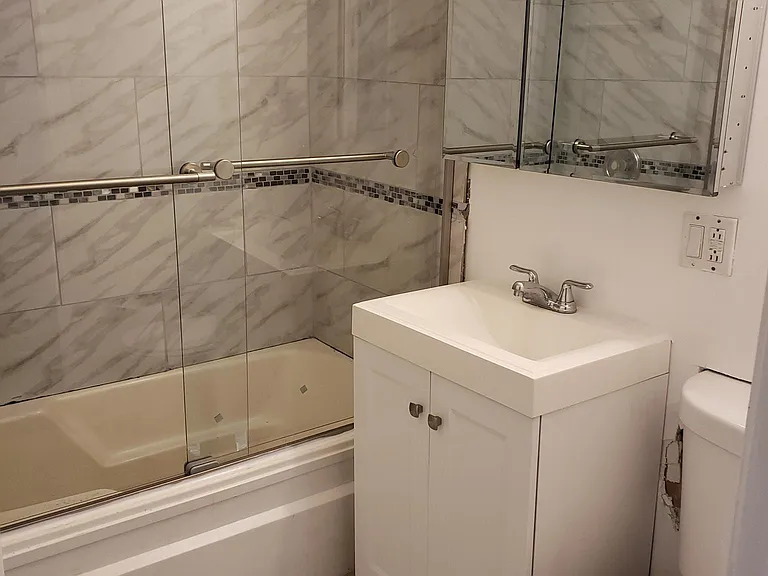 3405 S Ashland Ave #1R — Photo 3