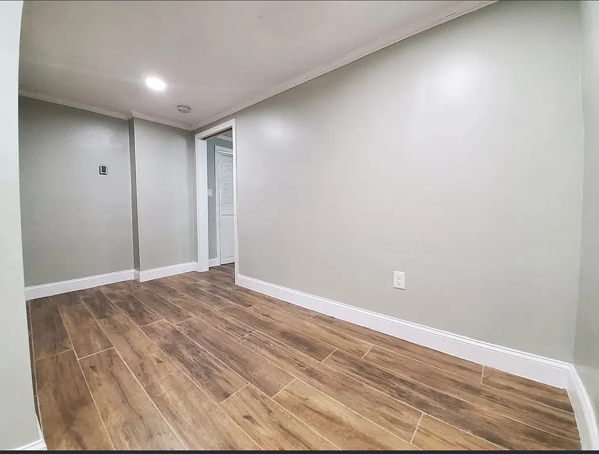 Building Photo - 25 Cary Ave #B