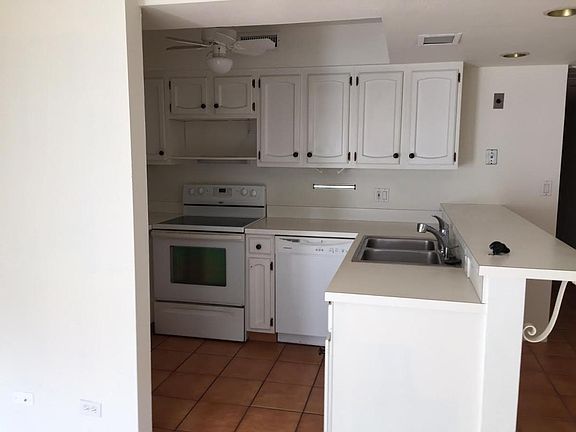 4th image of 75-6082 Alii Dr #102