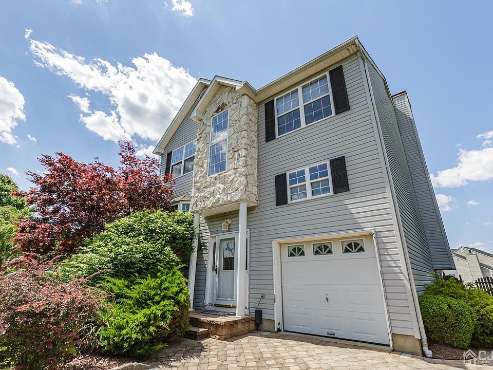 1st image of 33 Emily Dr