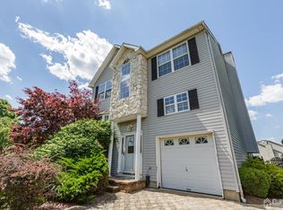 33 Emily Dr, Old Bridge, NJ 08857