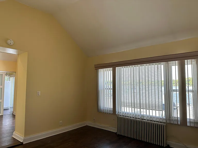 193 Woodbine Ave #C — Photo 6