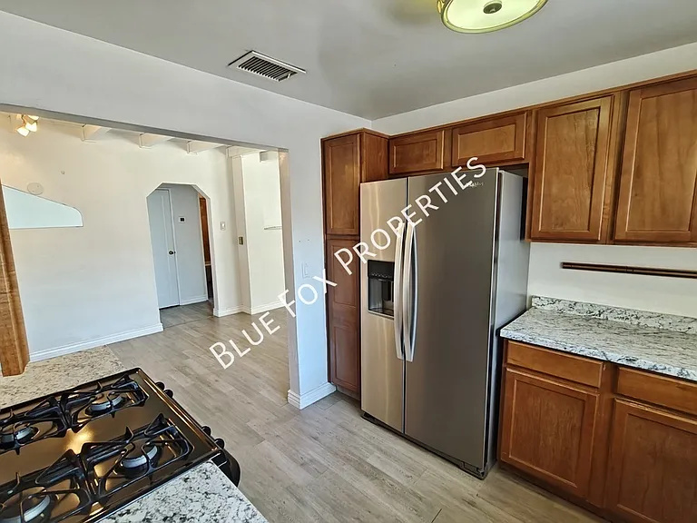 2233 N Isabel Blvd — Photo 12