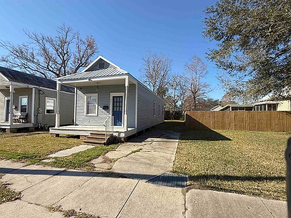 3rd image of 921 4th St