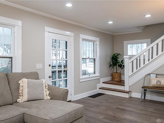 3rd image of 8333 Inwood Ave